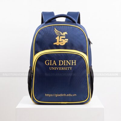 May cặp học sinh trường Đại Học Gia Định 1